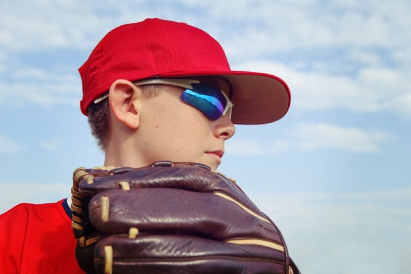 How to choose the right baseball sunglasses