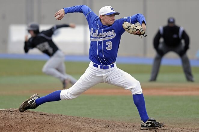 How To Throw A Baseball